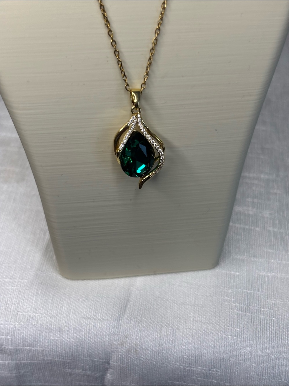 Goldtone Fashion Teardrop Pendant Necklace with Green Stone - Women Jewelry - Picture 4 of 4